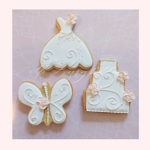 Ab ca Ende August bestellbar. Sugarcookies "Wedding dress" 3 Stück