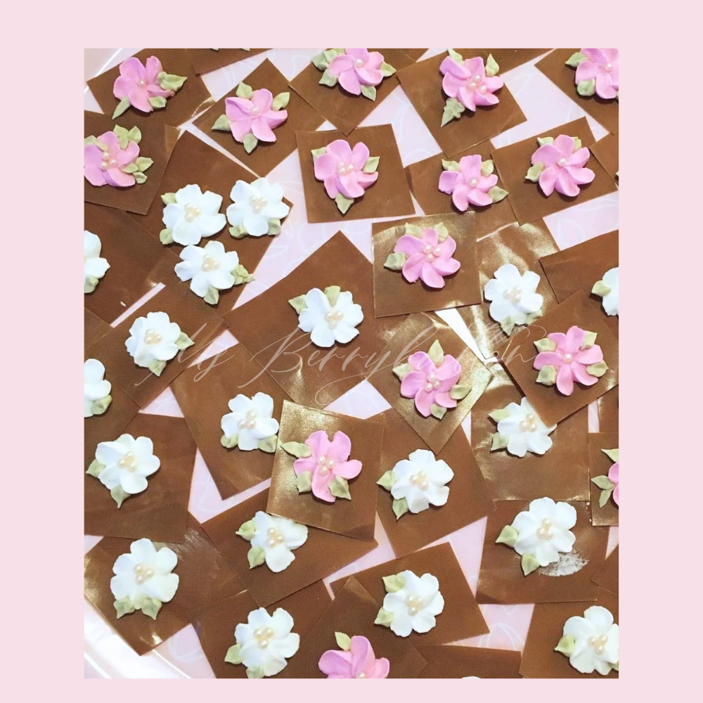 Zuckerblumen aus Eiweißspritzglasur, Farbwahl, 30 Stück